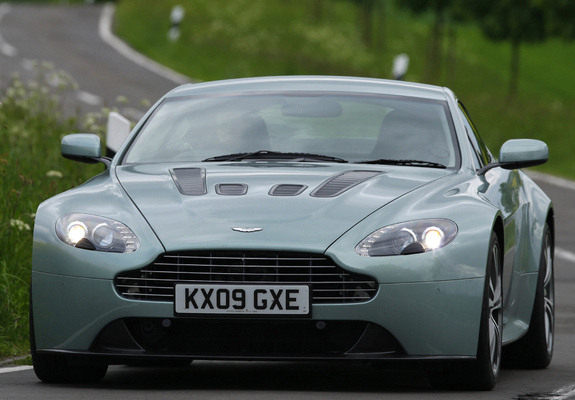Images of Aston Martin V12 Vantage (2009)