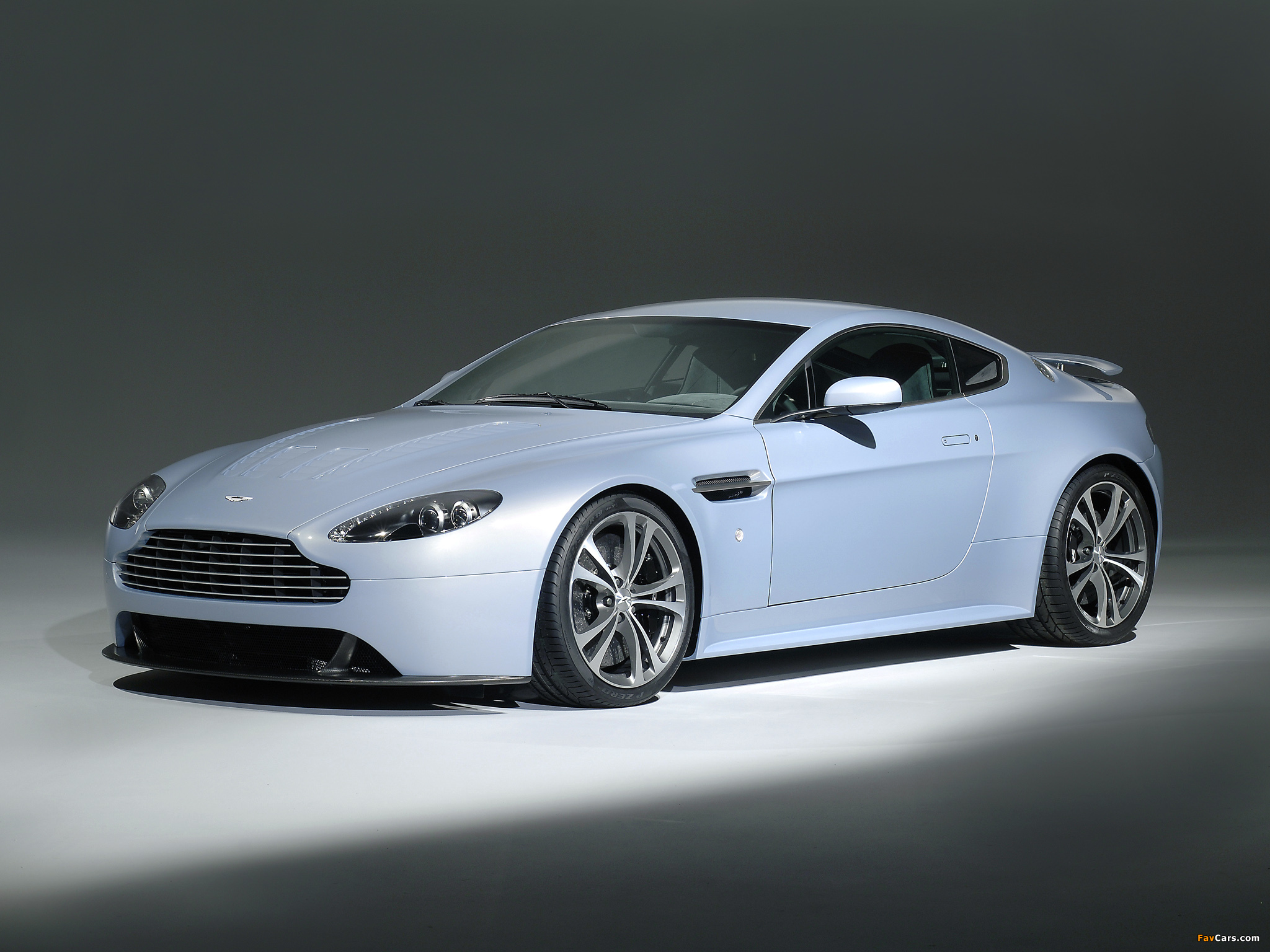 Photos of Aston Martin V12 Vantage RS Concept (2007) (2048 x 1536)