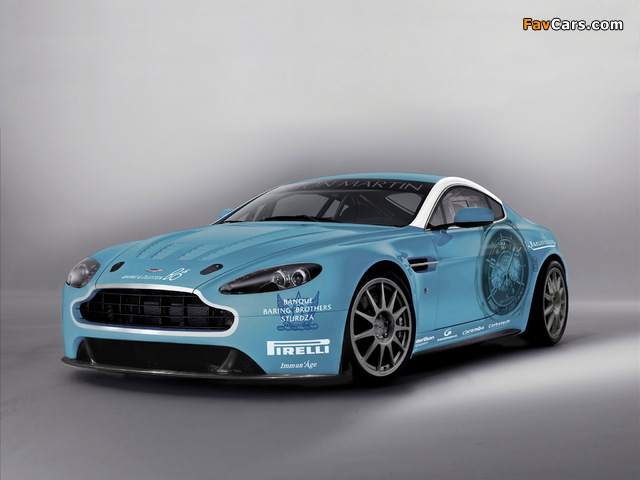 Photos of Aston Martin V12 Vantage Race Car (2009) (640 x 480)