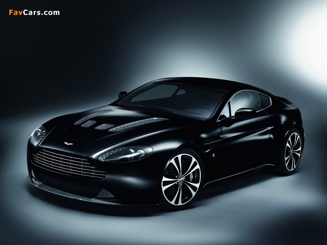 Photos of Aston Martin V12 Vantage Carbon Black (2010) (640 x 480)