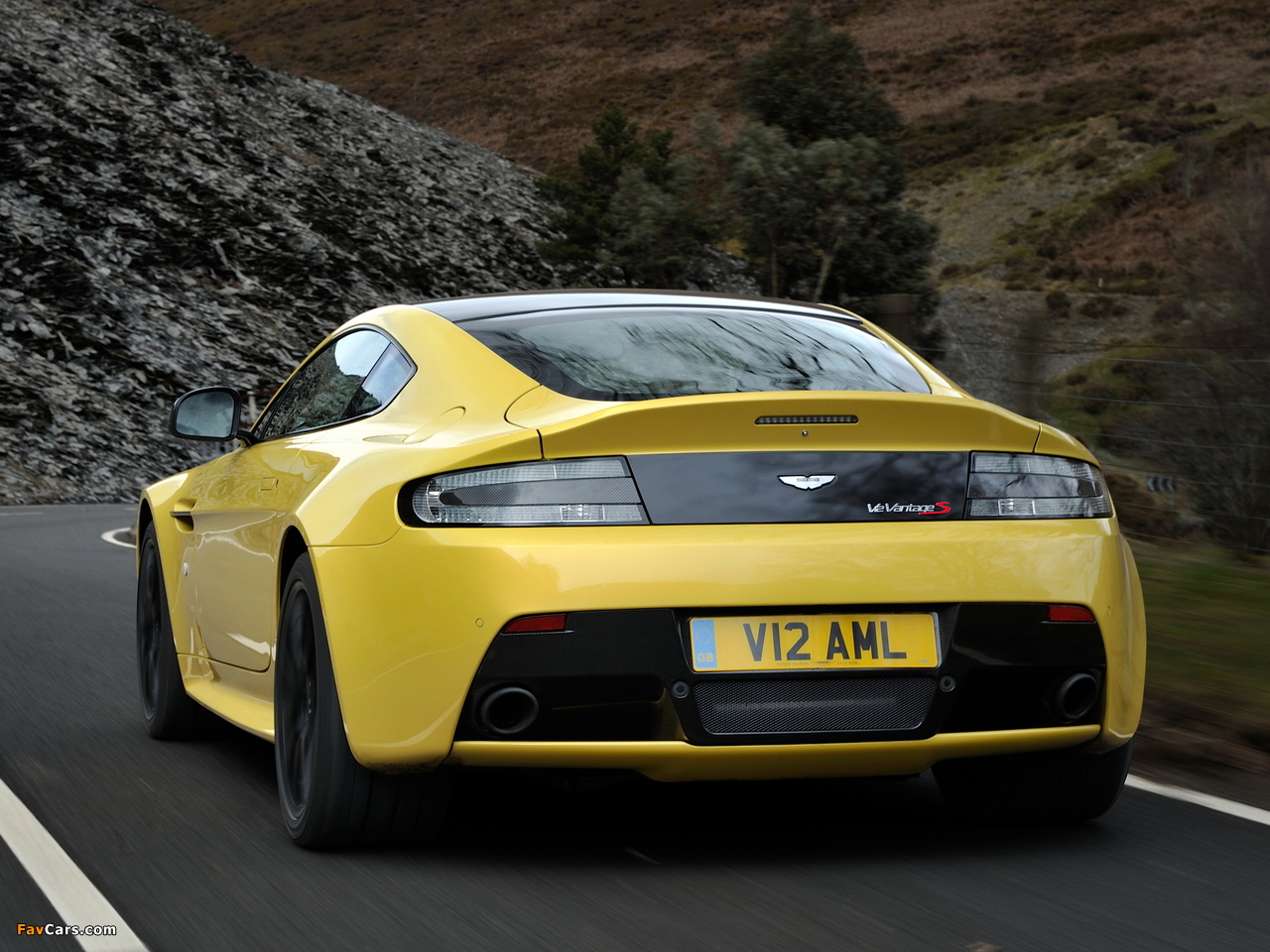 Pictures of Aston Martin V12 Vantage S 2013 (1280 x 960)