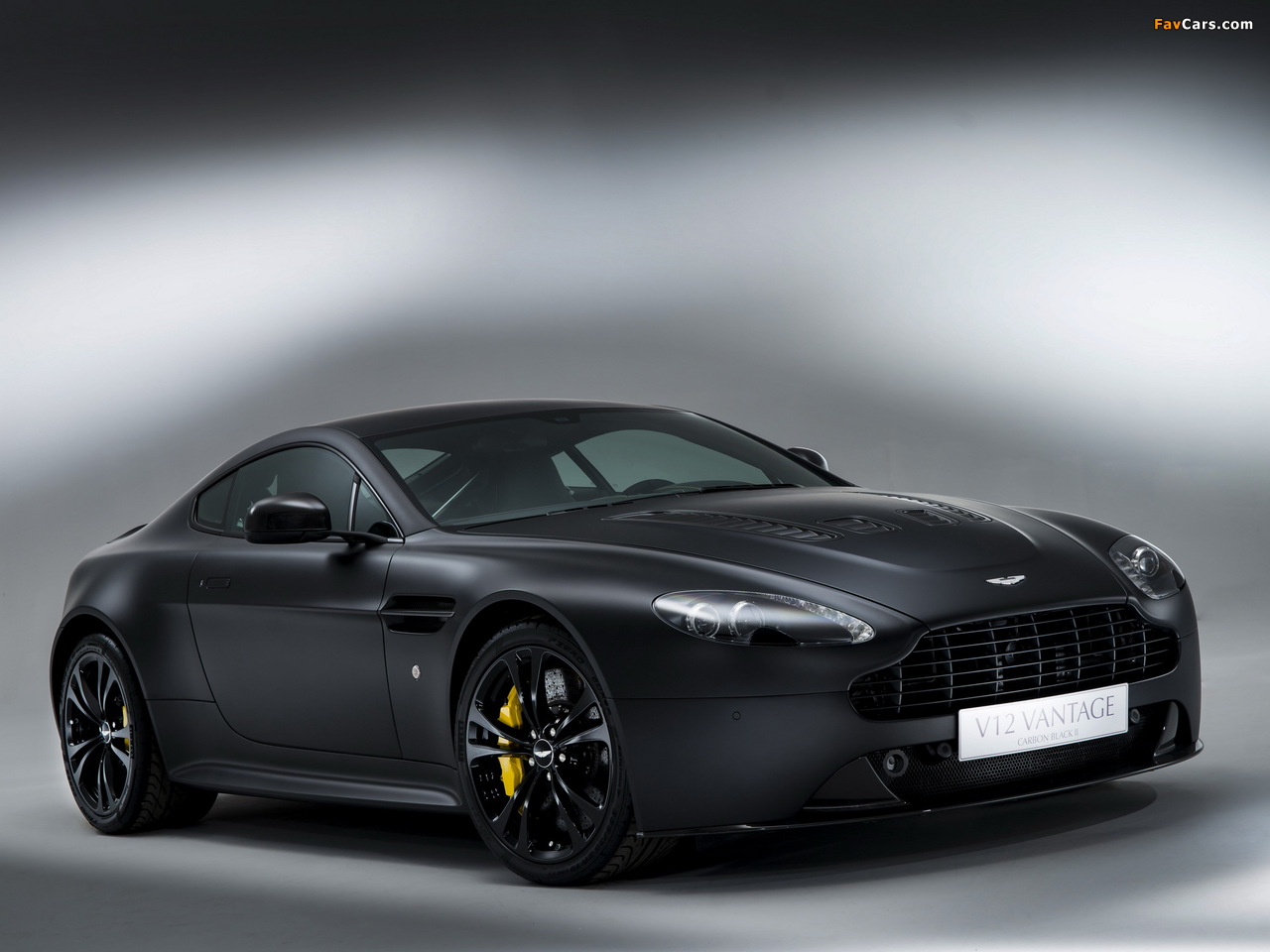 Pictures of Aston Martin V12 Vantage Carbon Black II 2013 (1280 x 960)