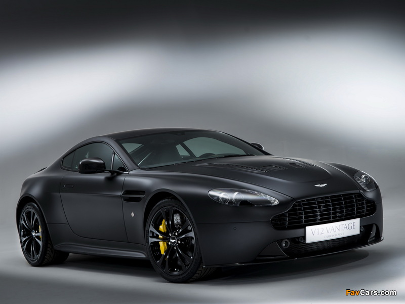 Pictures of Aston Martin V12 Vantage Carbon Black II 2013 (800 x 600)