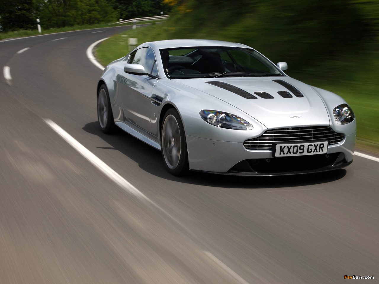 Aston Martin V12 Vantage (2009) wallpapers (1280 x 960)