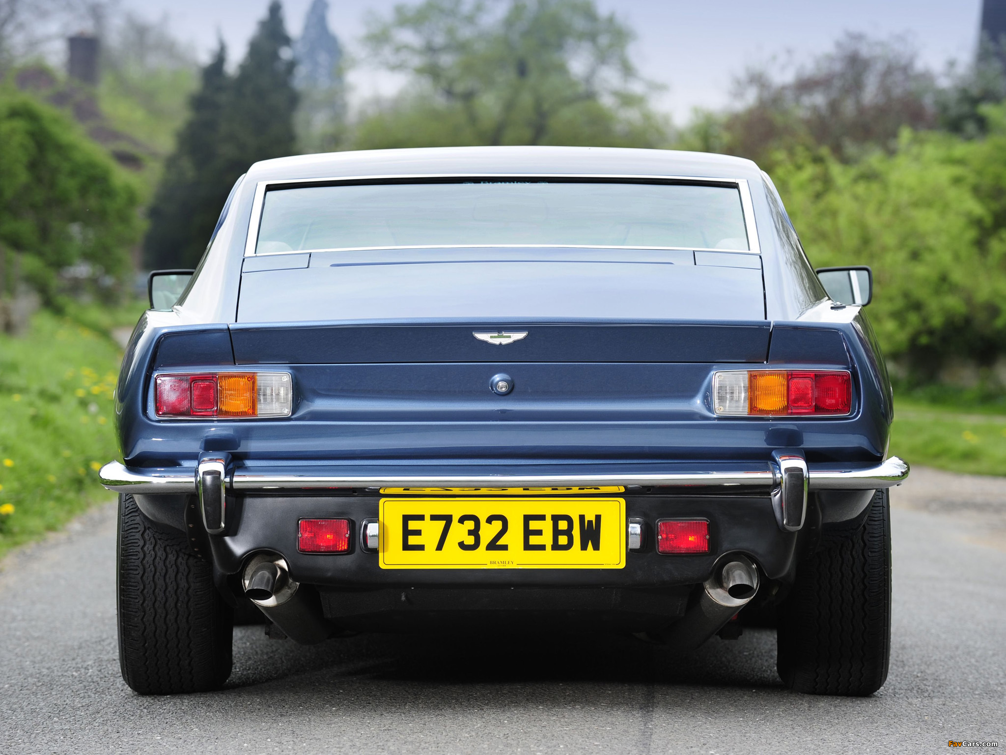 Aston Martin V8 Saloon (1972–1989) wallpapers (2048 x 1536)