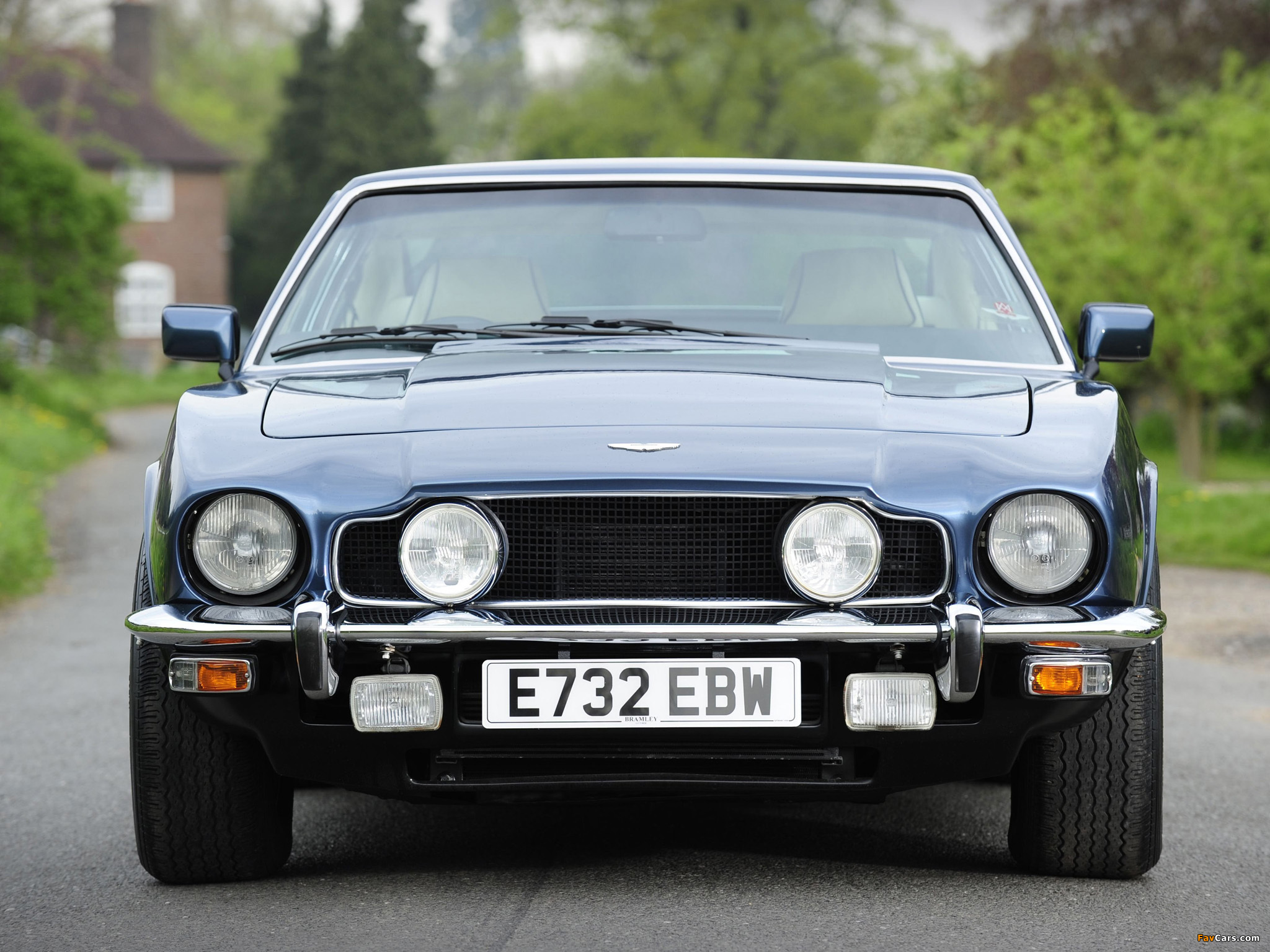 Aston Martin V8 Saloon (1972–1989) wallpapers (2048 x 1536)