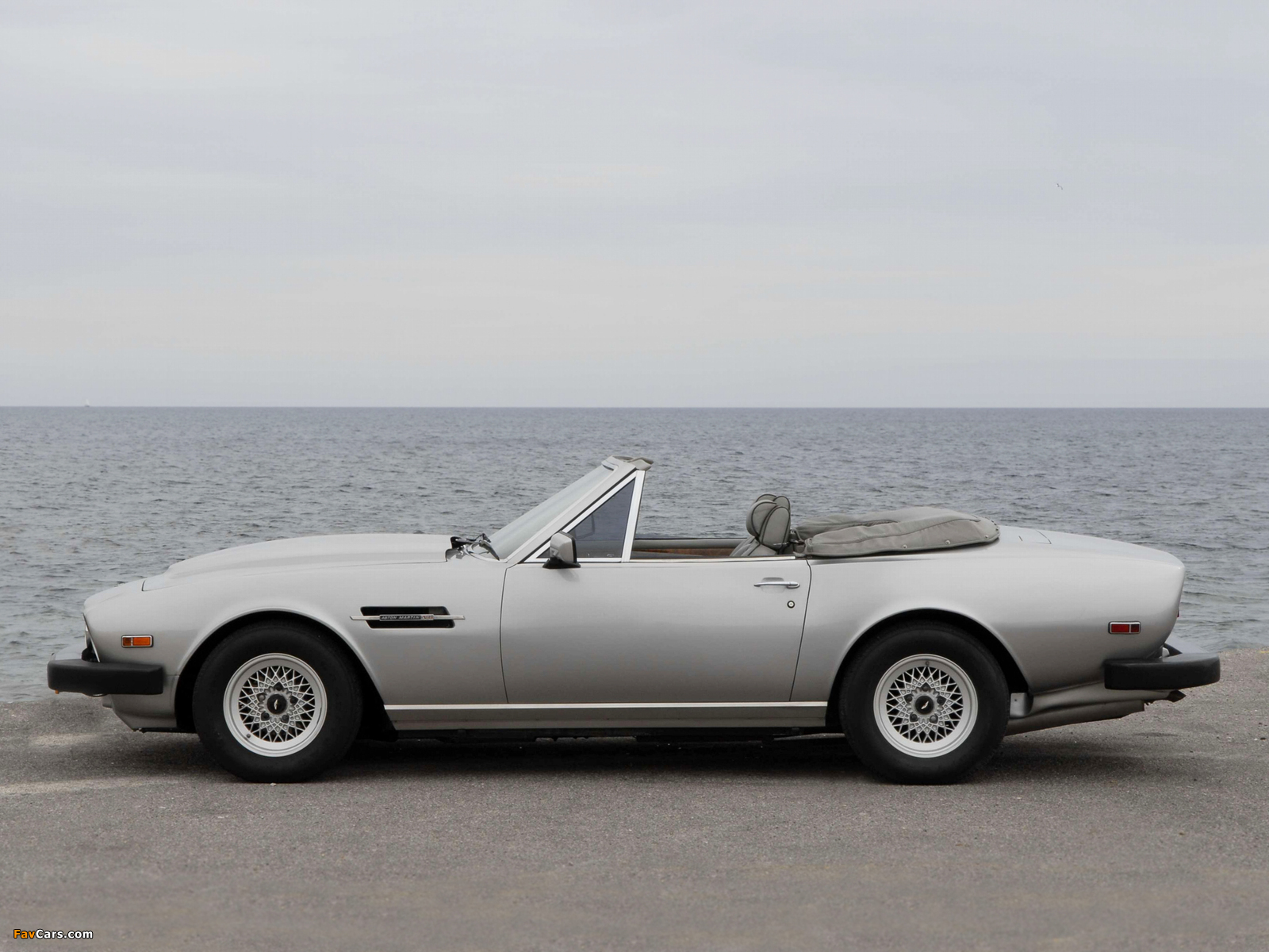 Aston Martin V8 Volante US-spec (1977–1989) images (1600 x 1200)