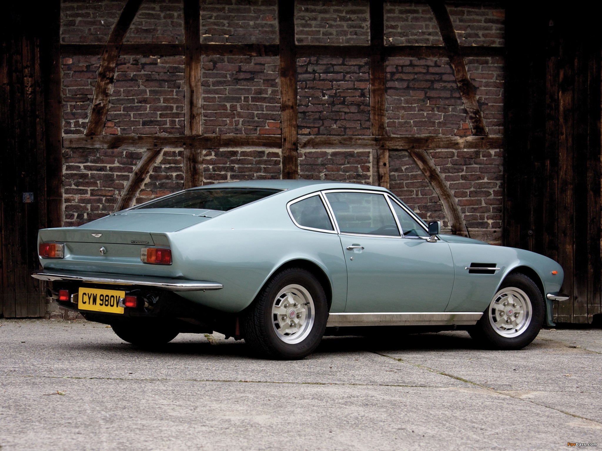 Aston Martin V8 Vantage UK-spec (1977–1989) images (2048 x 1536)