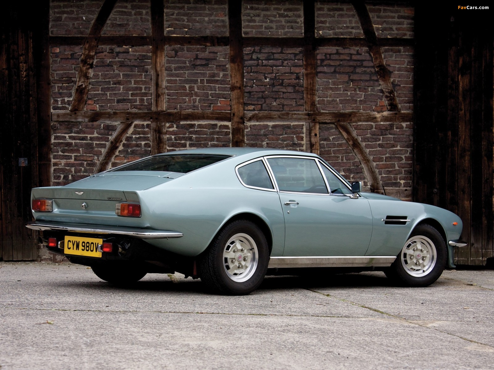 Aston Martin V8 Vantage UK-spec (1977–1989) images (1600 x 1200)