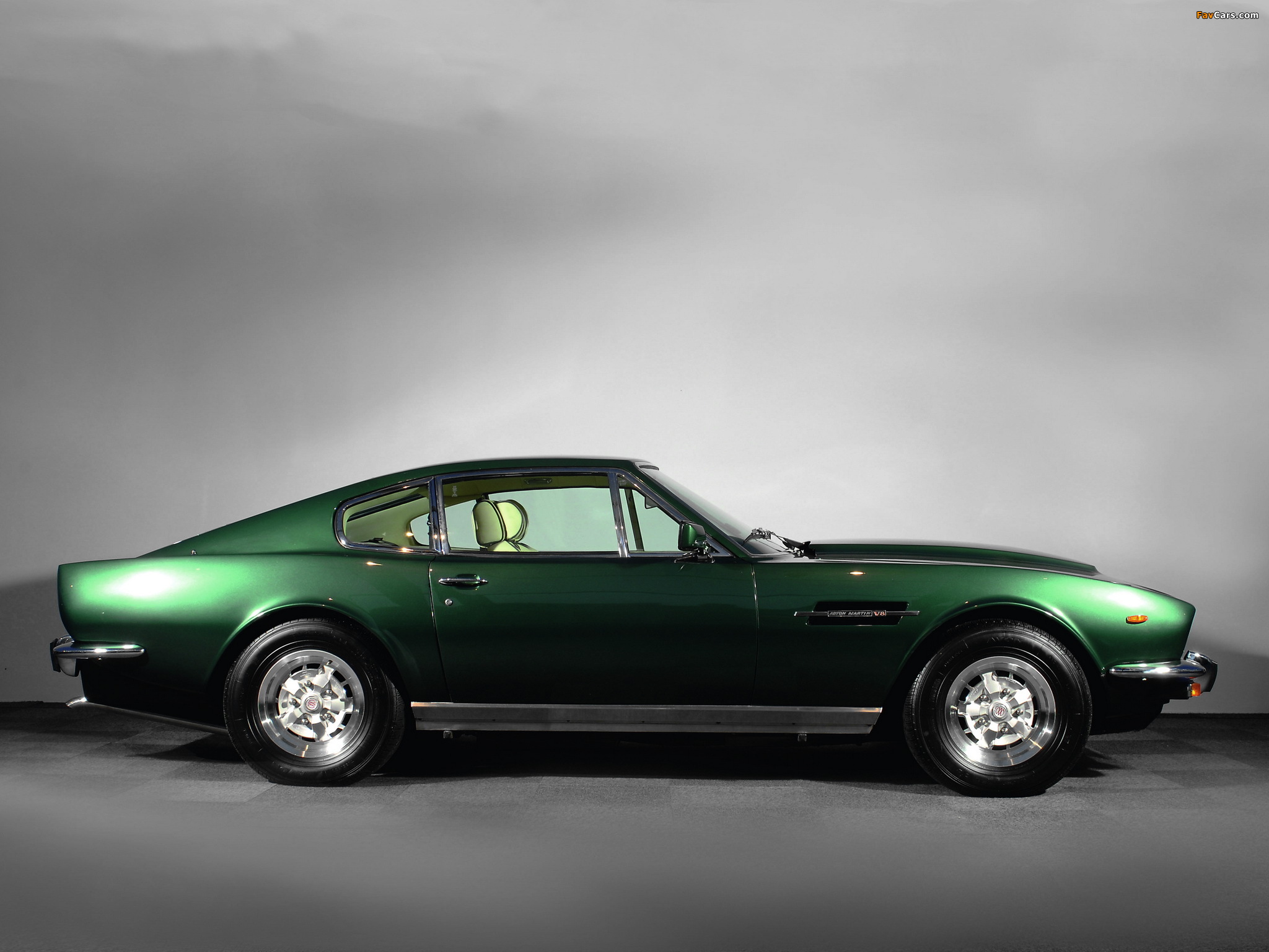 Aston Martin V8 Vantage UK-spec (1977–1989) images (2048 x 1536)