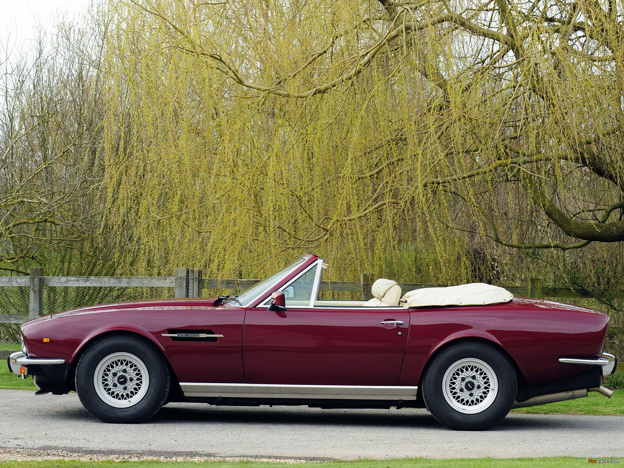 Aston Martin V8 Volante (1977–1989) pictures (2048 x 1536)