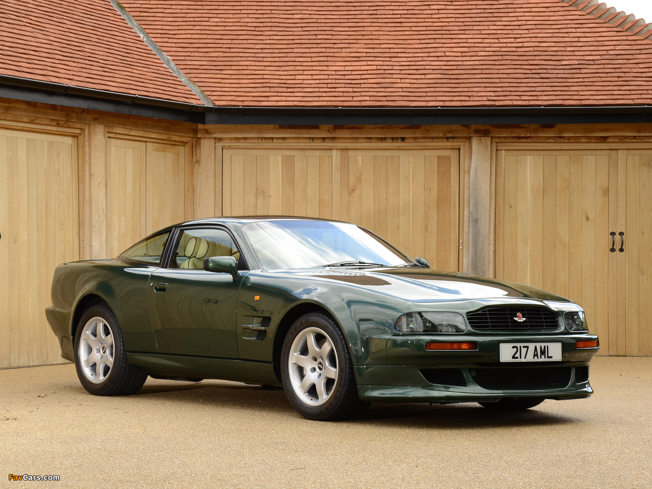 Aston Martin V8 Vantage UK-spec (1993–1999) images (1280 x 960)