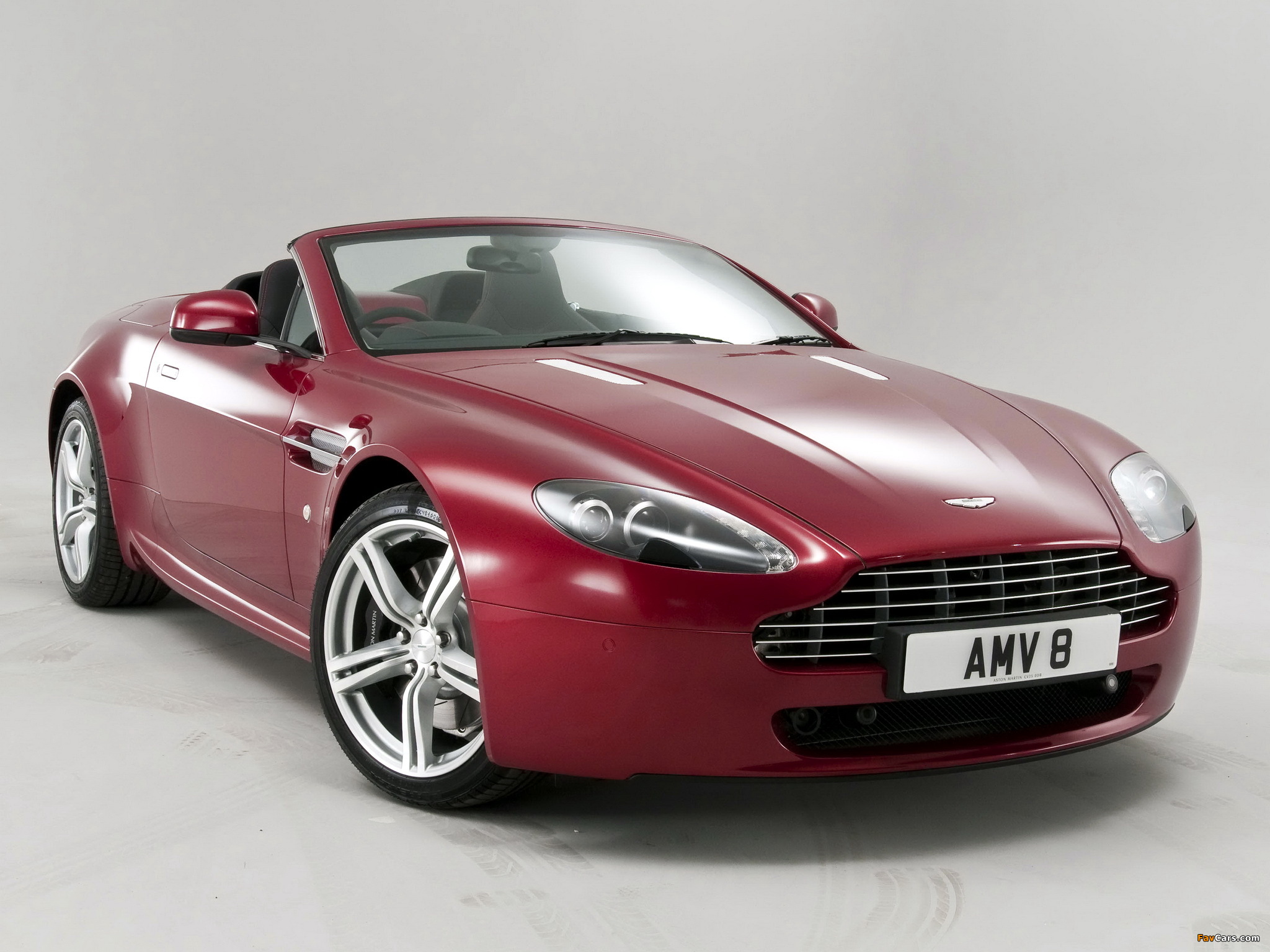 Aston Martin V8 Vantage Roadster UK-spec 2006–08 pictures (2048 x 1536)