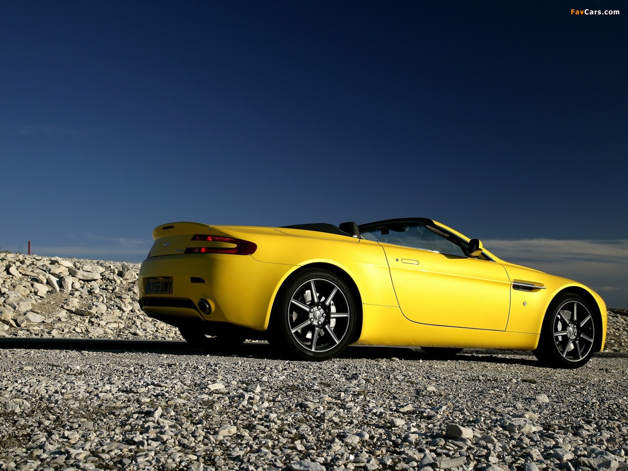 Aston Martin V8 Vantage Roadster (2006–2008) pictures (1280 x 960)