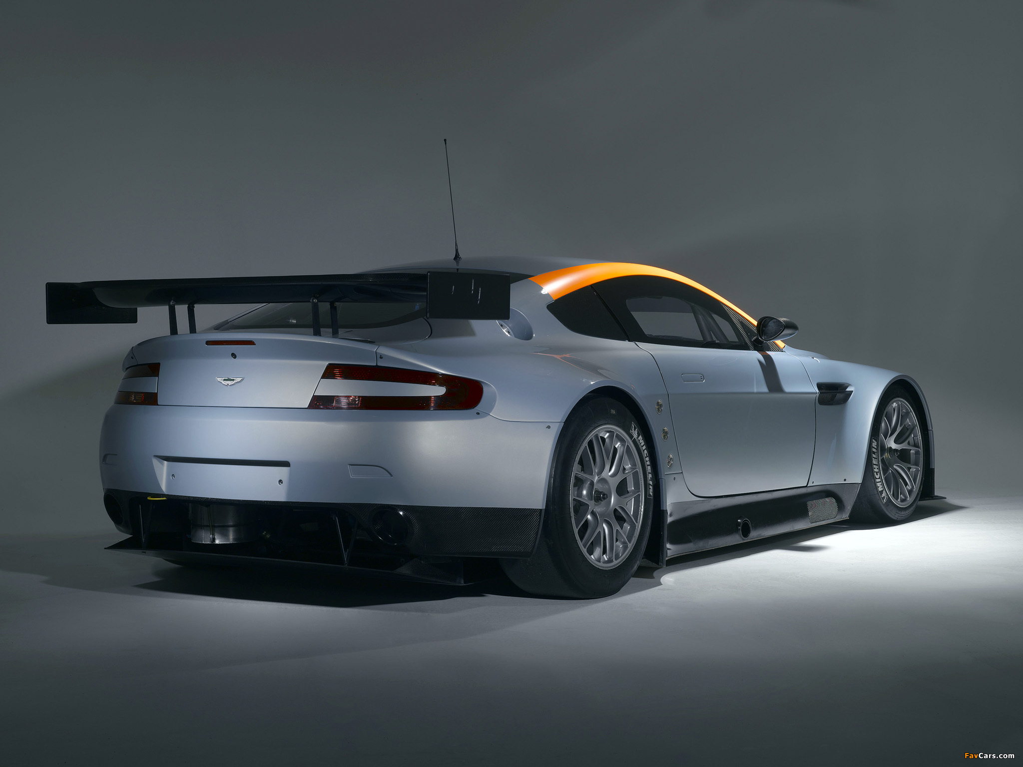 Aston Martin V8 Vantage GT (2008) wallpapers (2048 x 1536)