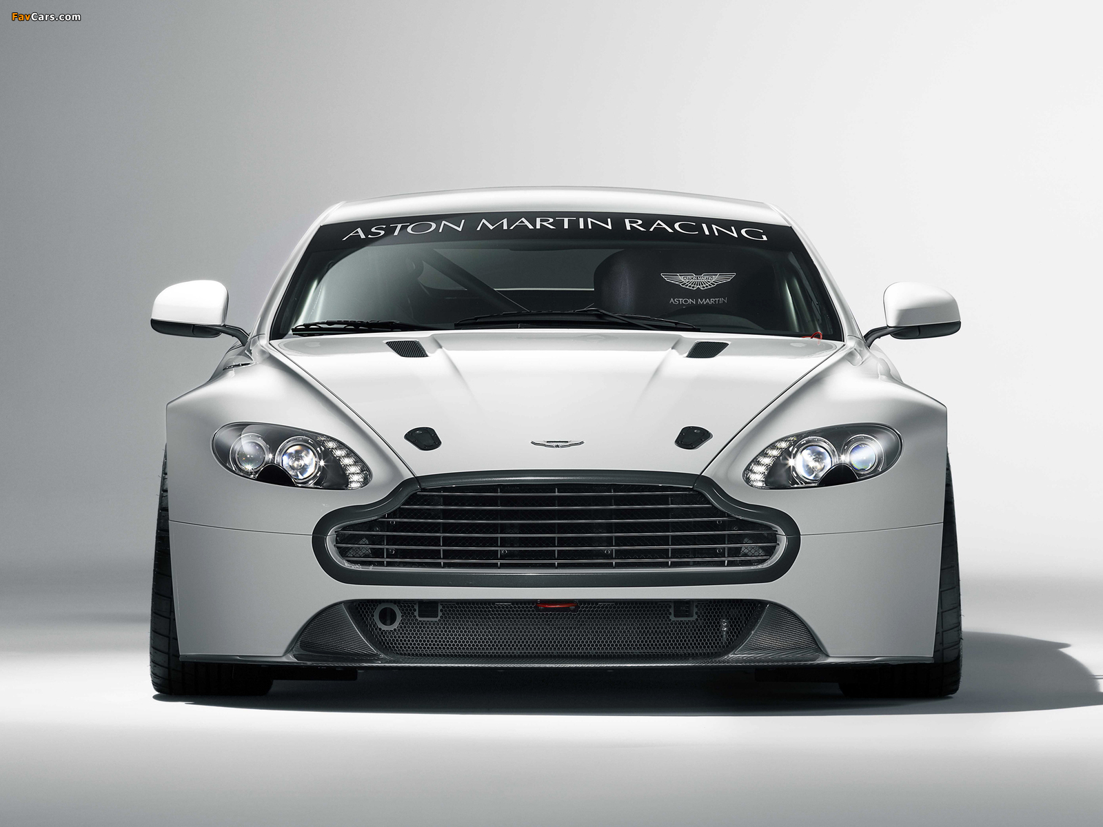 Aston Martin V8 Vantage GT4 (2010) photos (1600 x 1200)