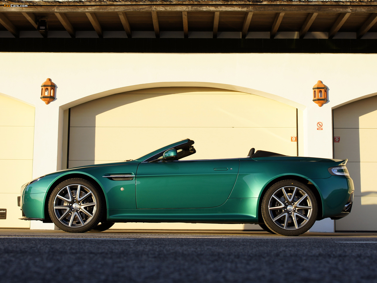 Aston Martin V8 Vantage S Roadster UK-spec (2011) images (1600 x 1200)