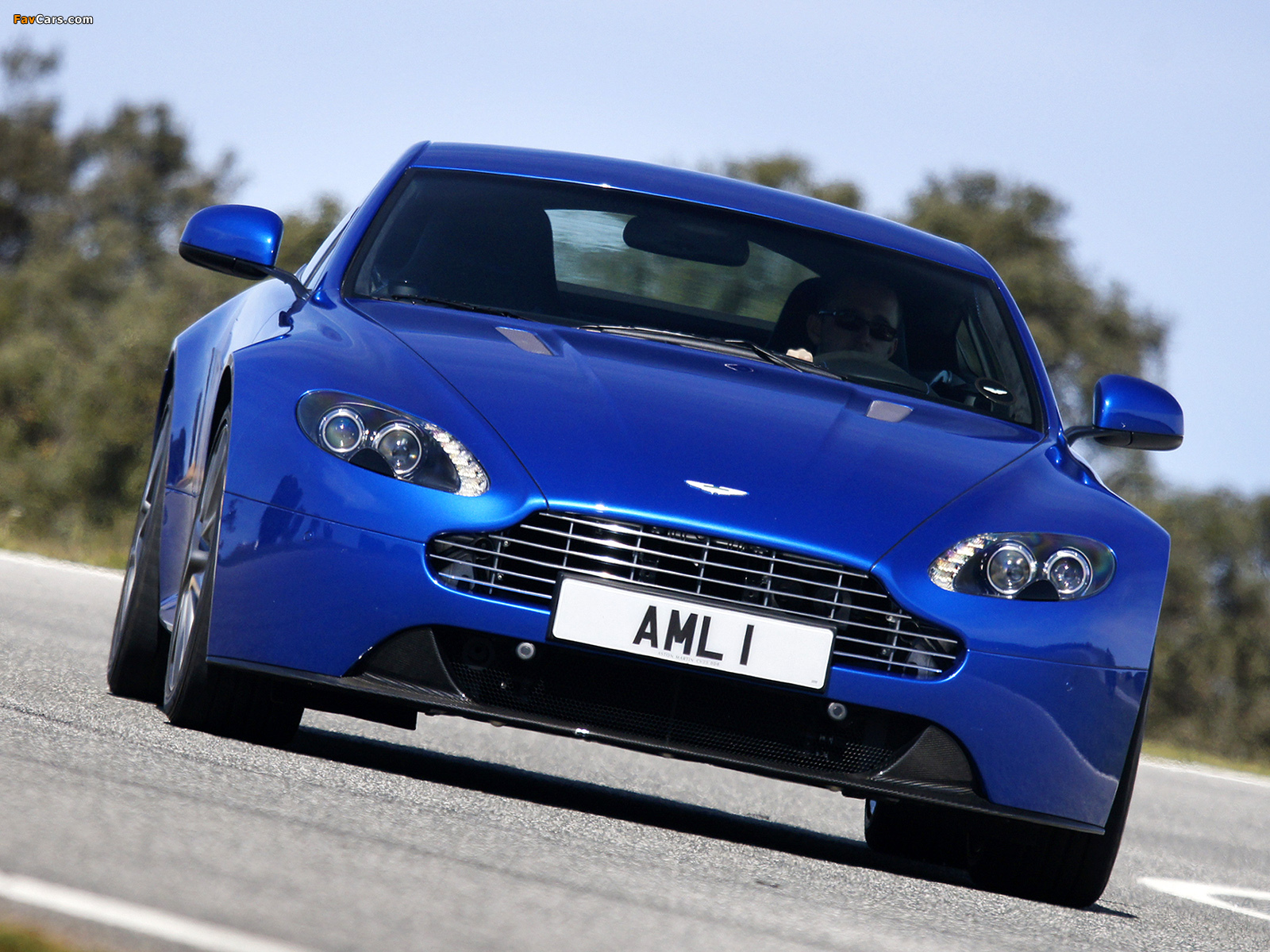 Aston Martin V8 Vantage S (2011) images (1600 x 1200)