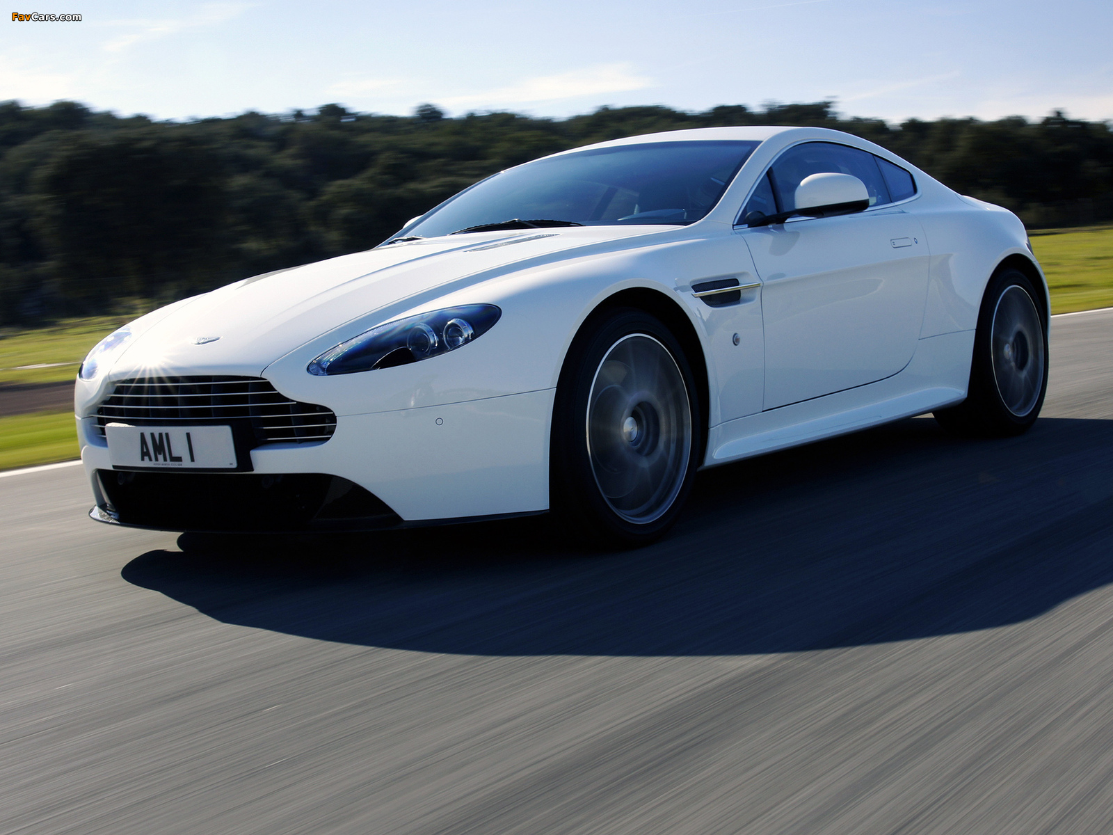 Aston Martin V8 Vantage S (2011) photos (1600 x 1200)