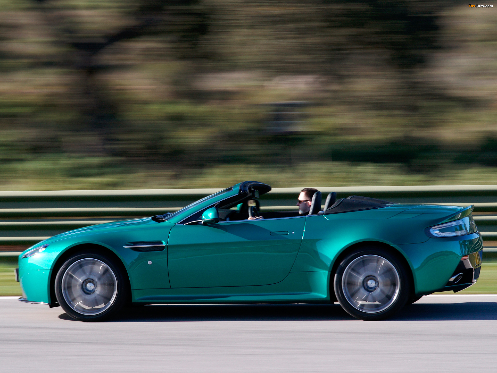 Aston Martin V8 Vantage S Roadster UK-spec (2011) pictures (2048 x 1536)