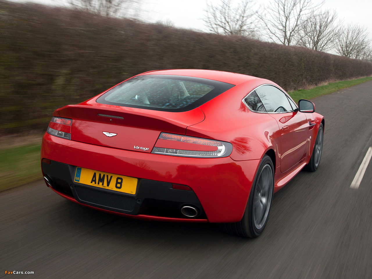 Aston Martin V8 Vantage UK-spec (2012) images (1280 x 960)