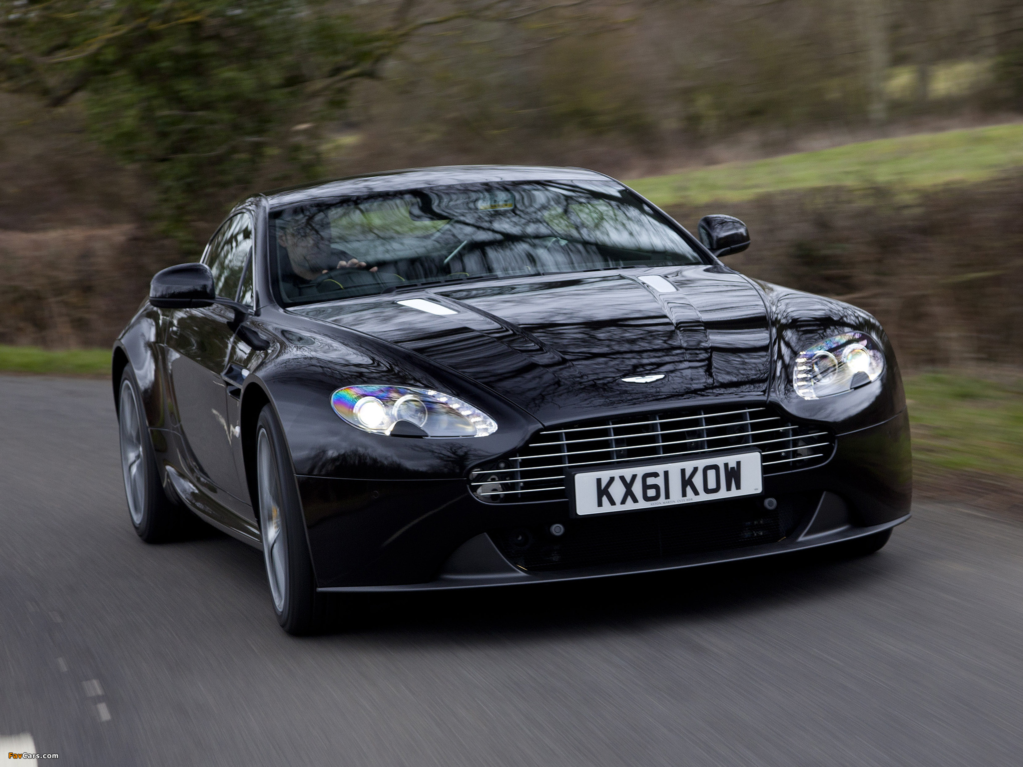 Aston Martin V8 Vantage UK-spec (2012) images (2048 x 1536)