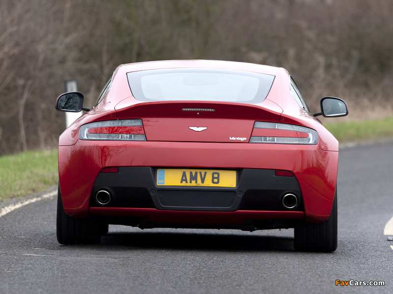 Aston Martin V8 Vantage UK-spec (2012) pictures (800 x 600)
