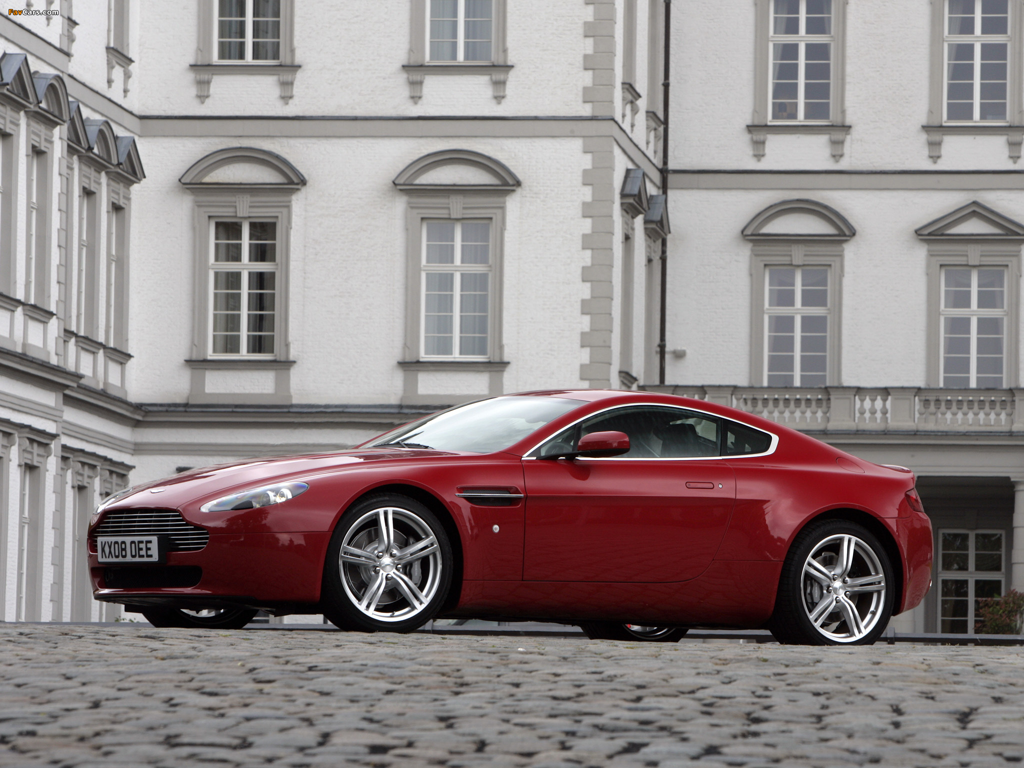 Aston Martin V8 Vantage (2008–2012) wallpapers (2048 x 1536)