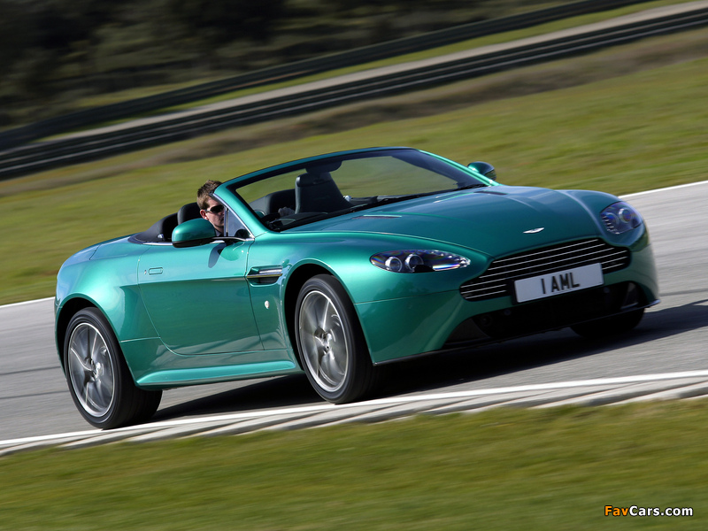 Aston Martin V8 Vantage S Roadster UK-spec (2011) photos (800 x 600)