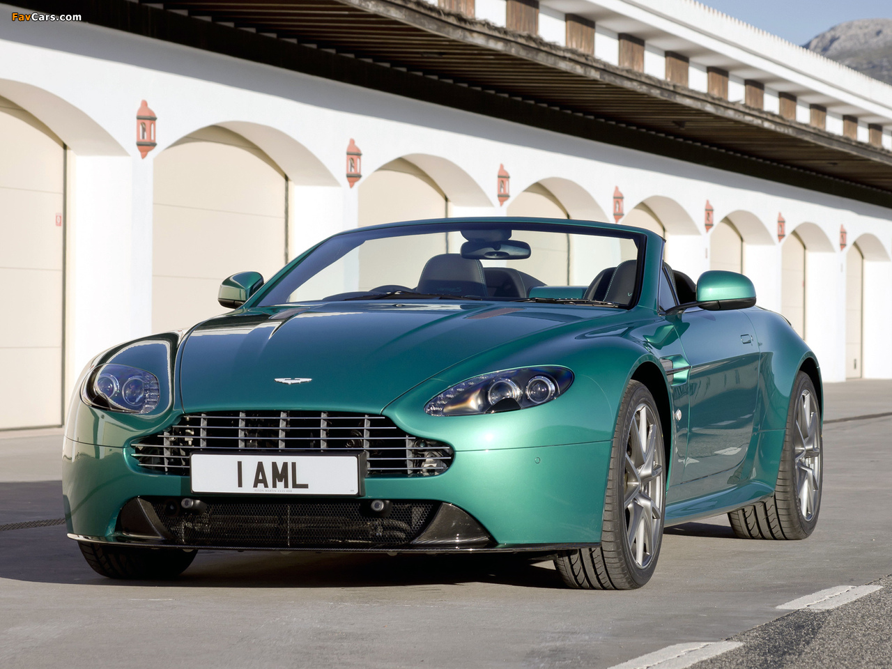 Aston Martin V8 Vantage S Roadster UK-spec (2011) wallpapers (1280 x 960)