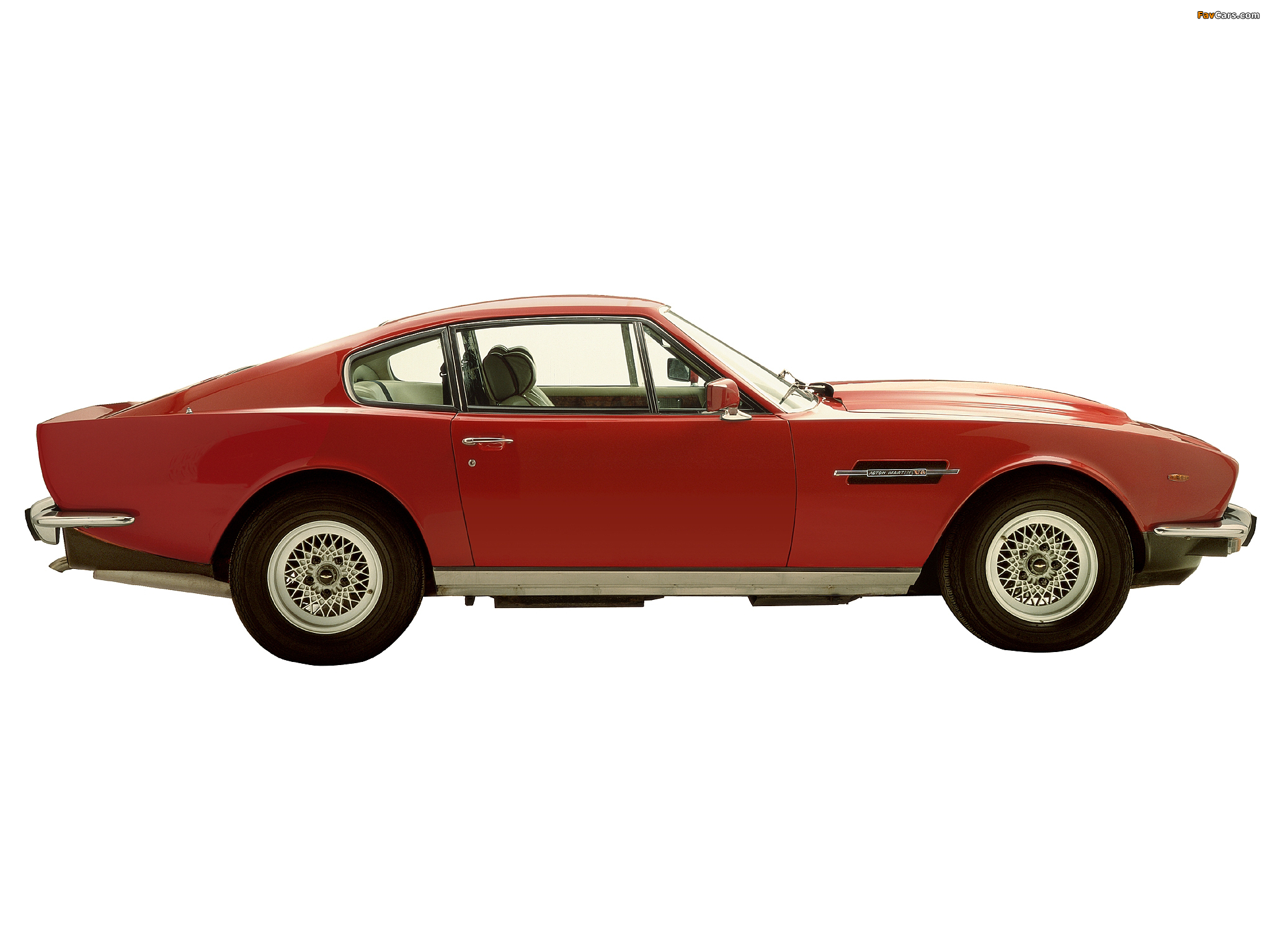 Images of Aston Martin V8 Saloon (1972–1989) (2048 x 1536)