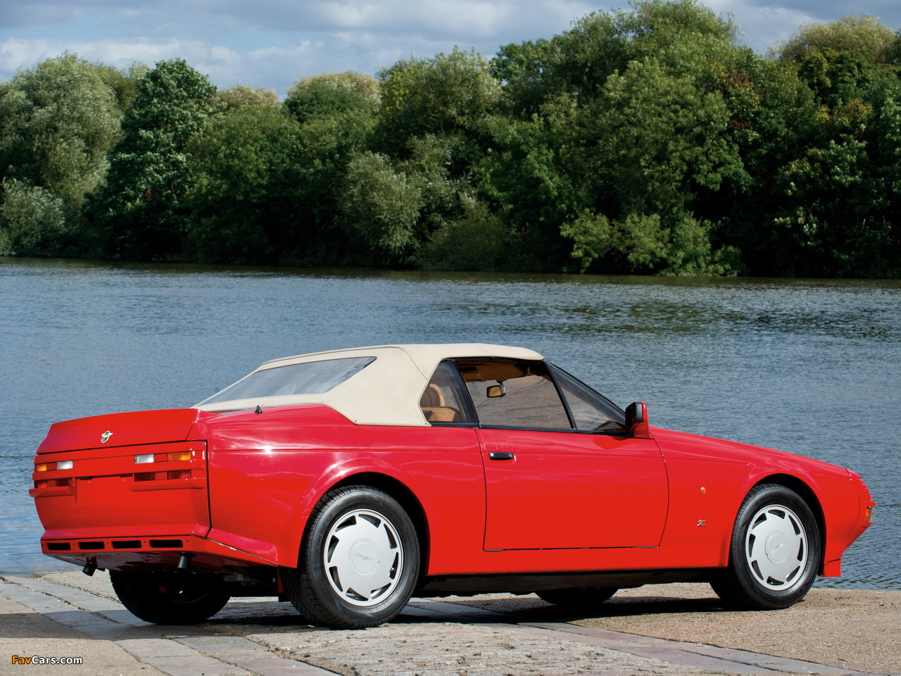 Images of Aston Martin V8 Volante Zagato (1988–1990) (1280 x 960)