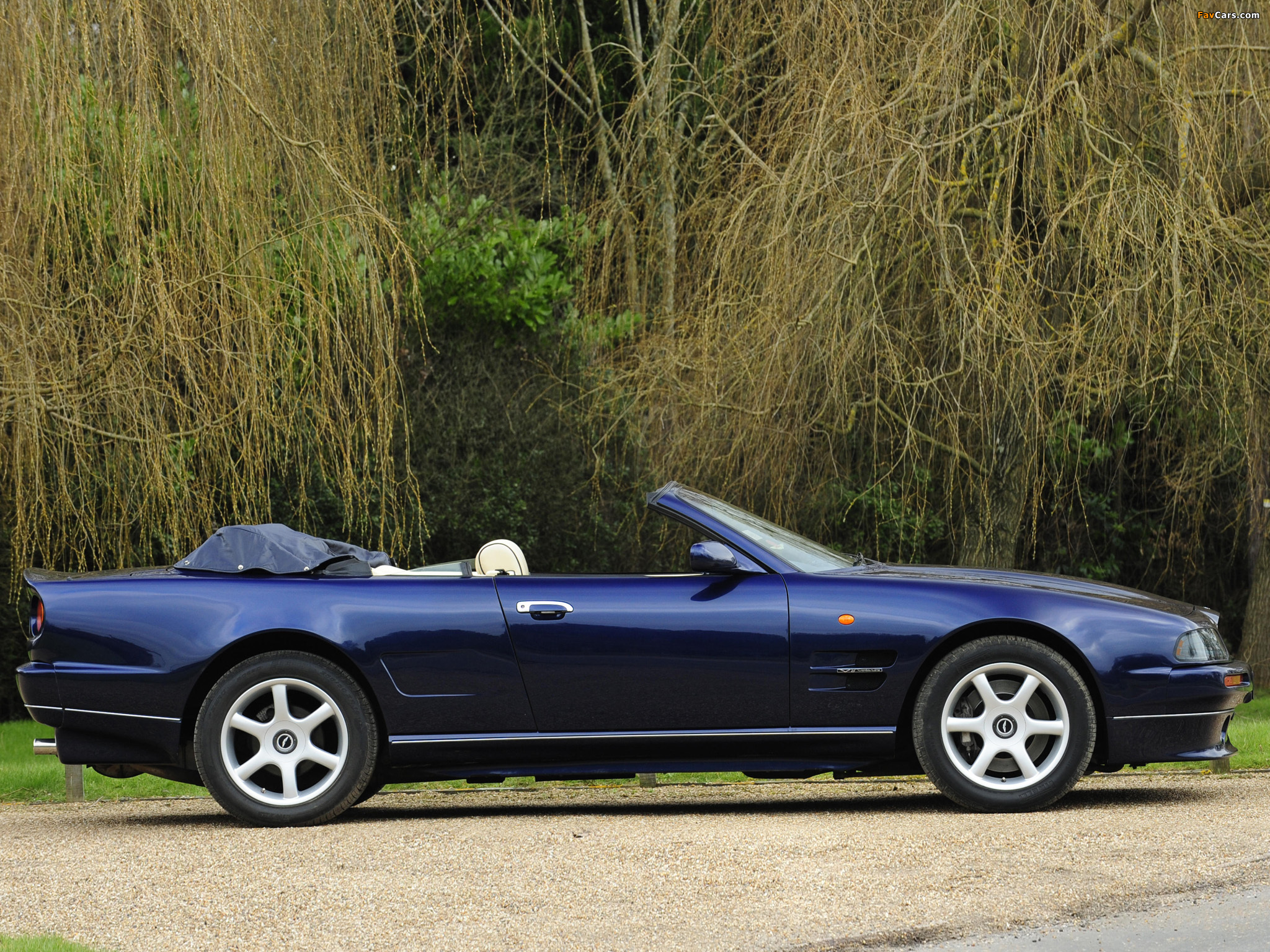 Images of Aston Martin V8 Volante LWB (1997–2000) (2048 x 1536)