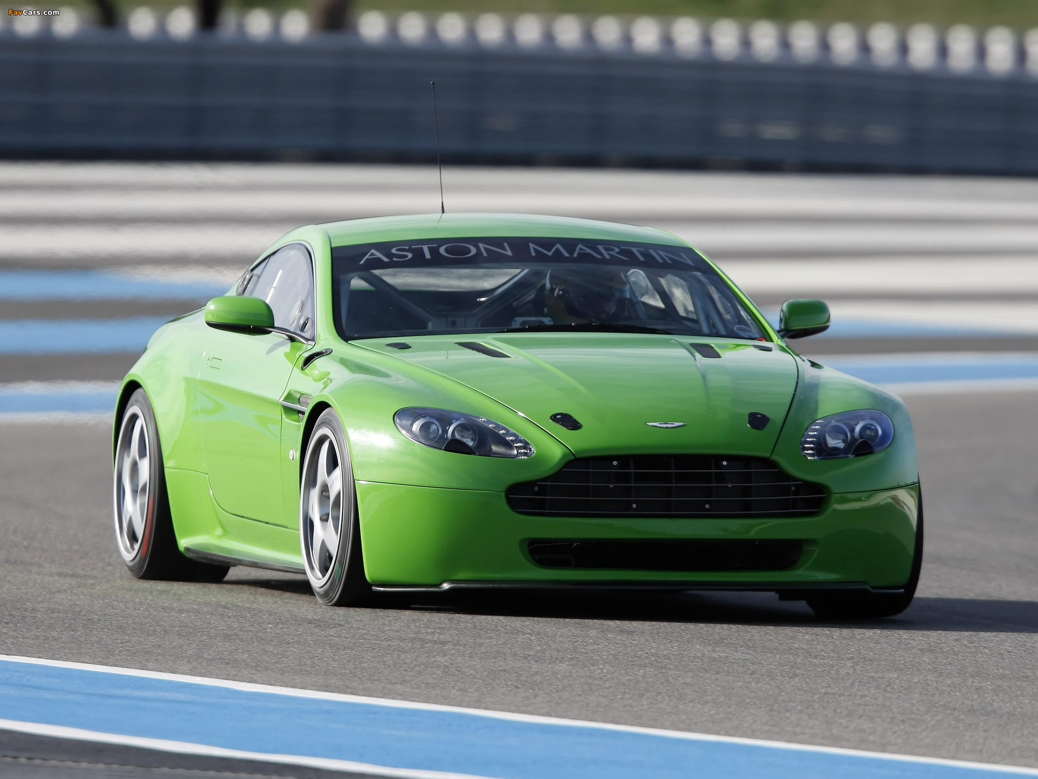 Images of Aston Martin V8 Vantage N24 (2007–2008) (2048 x 1536)