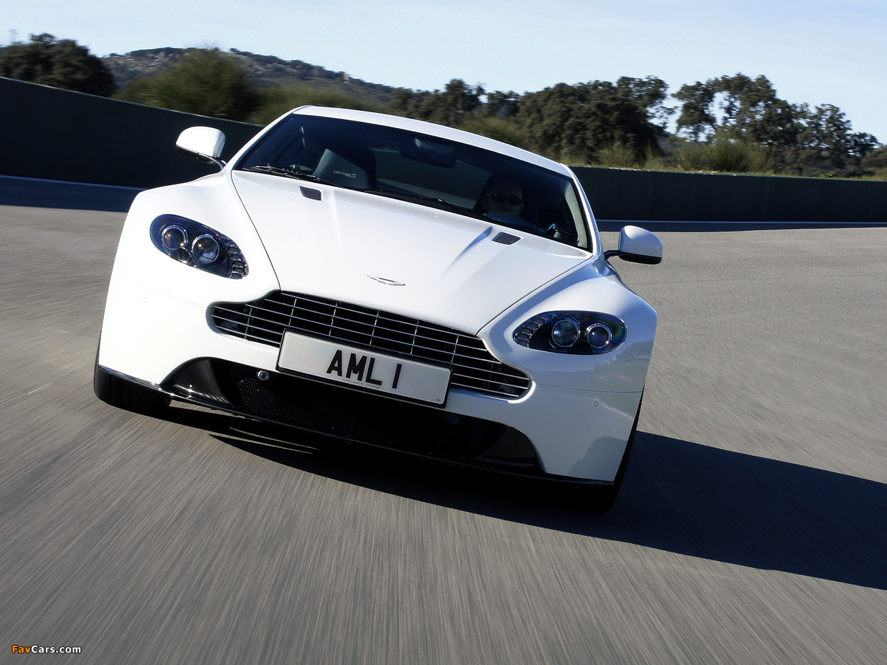 Images of Aston Martin V8 Vantage S (2011) (1280 x 960)