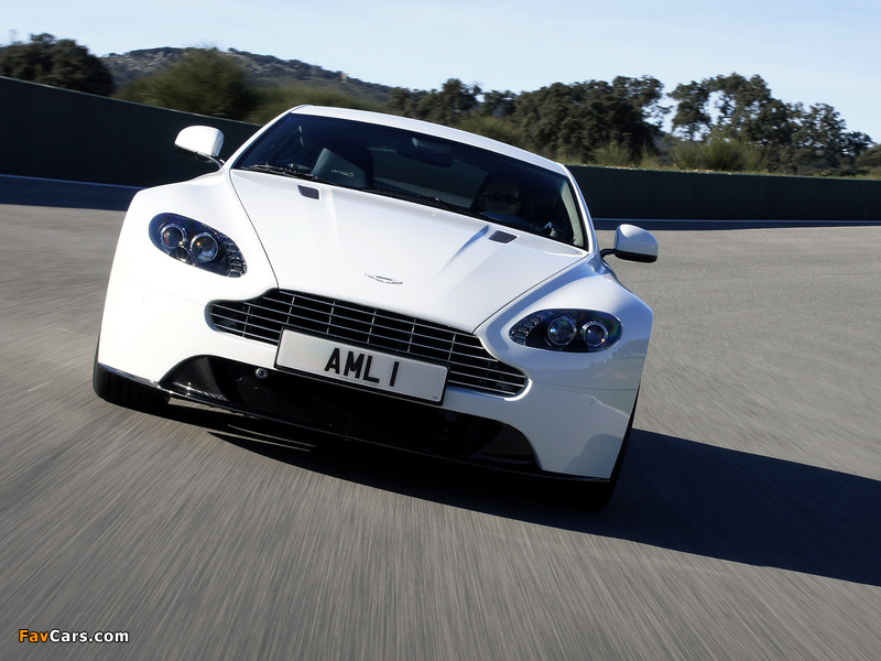 Images of Aston Martin V8 Vantage S (2011) (800 x 600)