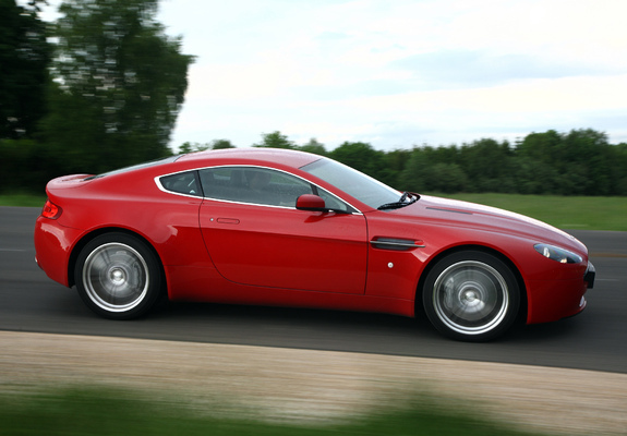 Images of Aston Martin V8 Vantage (2008–2012)