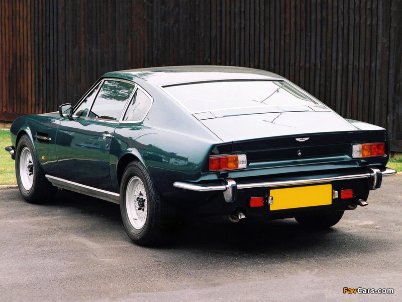 Photos of Aston Martin V8 Saloon (1972–1989) (800 x 600)