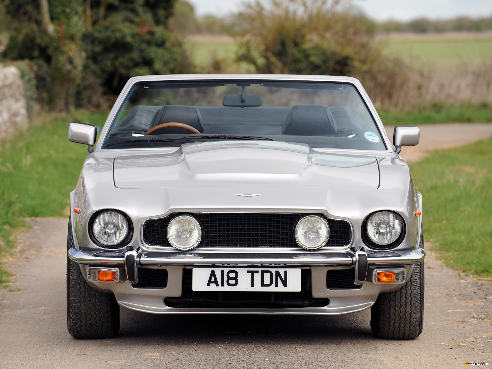Photos of Aston Martin V8 Volante UK-spec (1977–1989) (2048 x 1536)