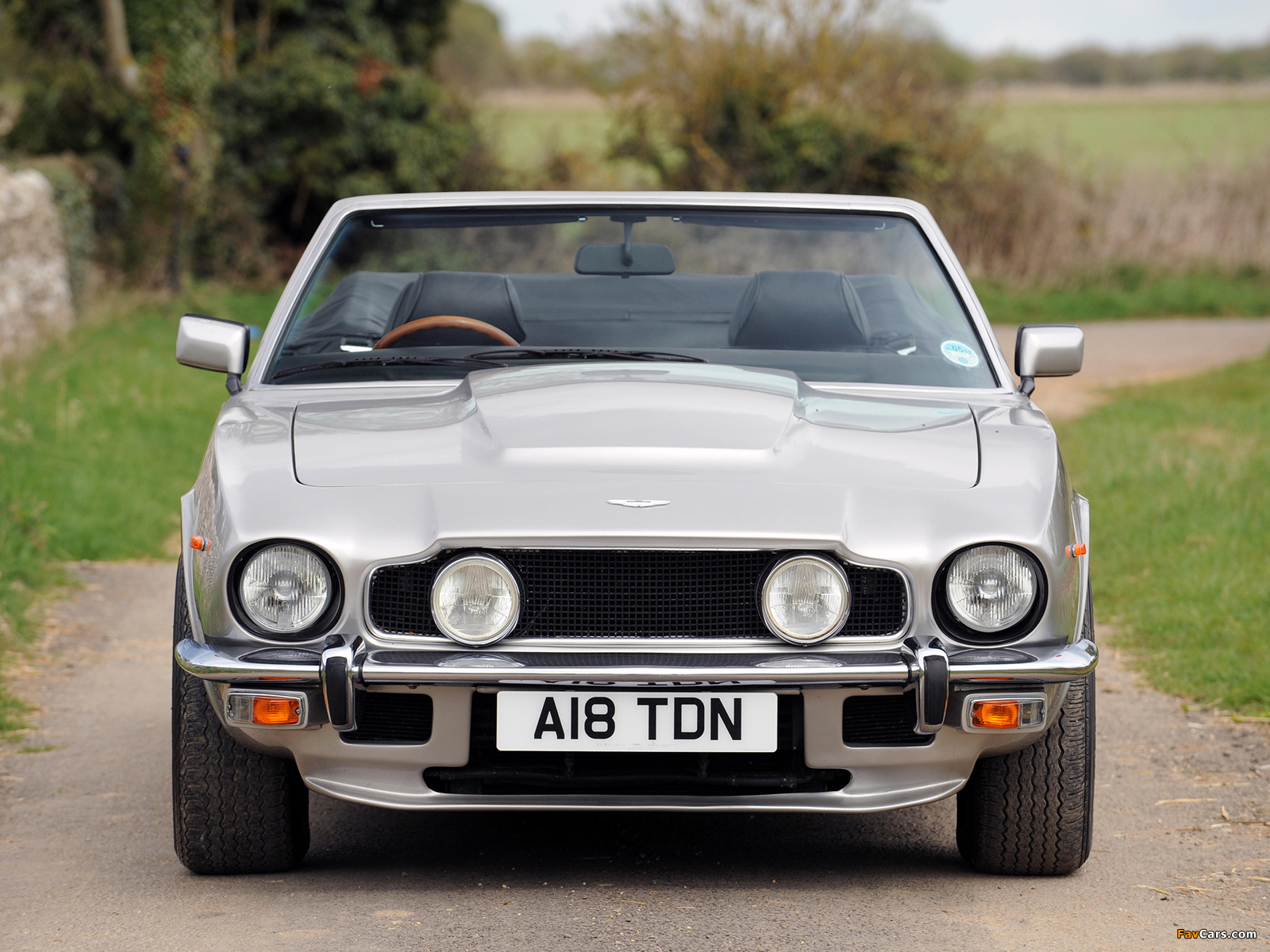 Photos of Aston Martin V8 Volante UK-spec (1977–1989) (1600 x 1200)
