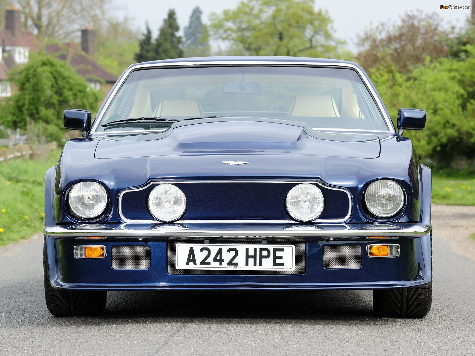 Photos of Aston Martin V8 Vantage UK-spec (1977–1989) (1600 x 1200)