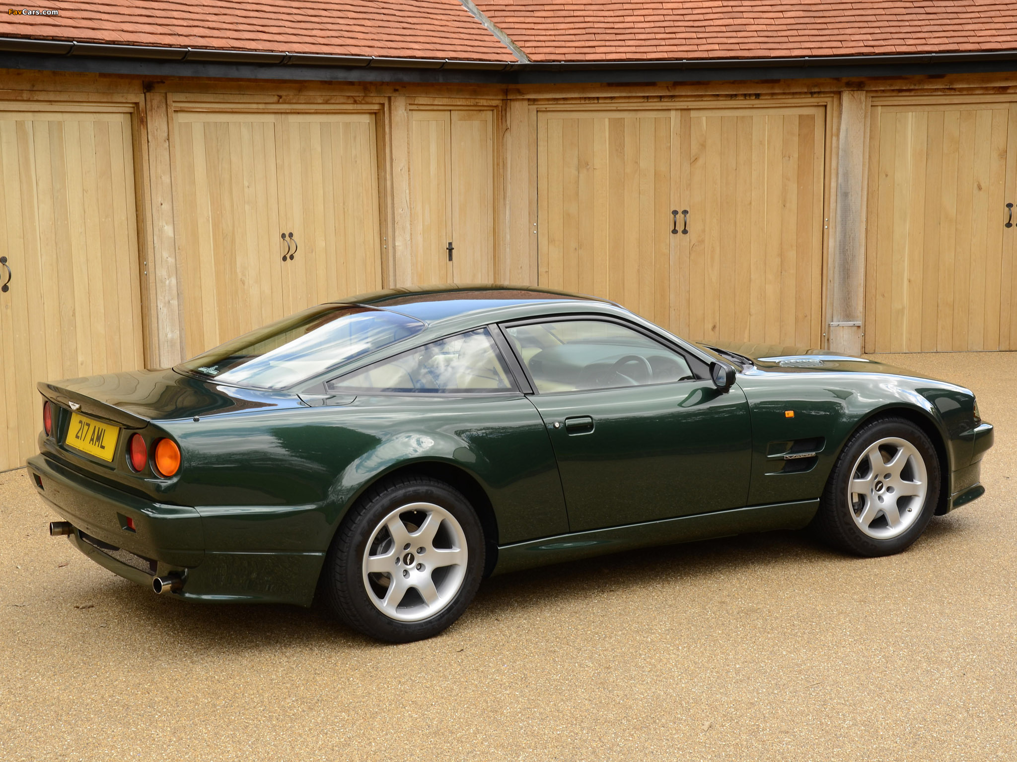Photos of Aston Martin V8 Vantage UK-spec (1993–1999) (2048 x 1536)