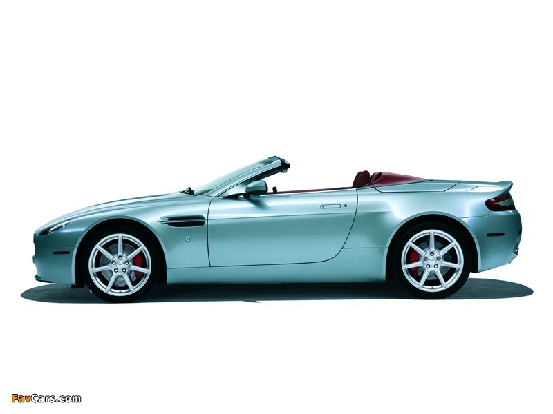 Photos of Aston Martin V8 Vantage Roadster (2006–2008) (800 x 600)