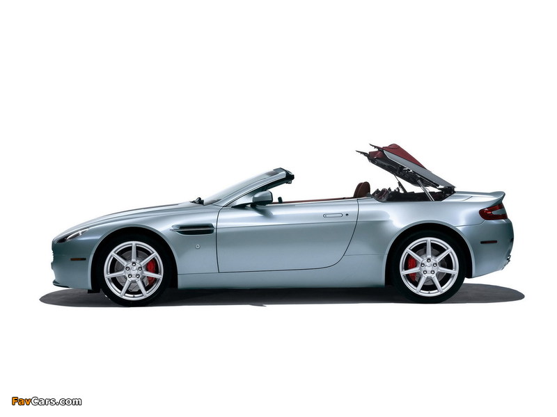 Photos of Aston Martin V8 Vantage Roadster (2006–2008) (800 x 600)