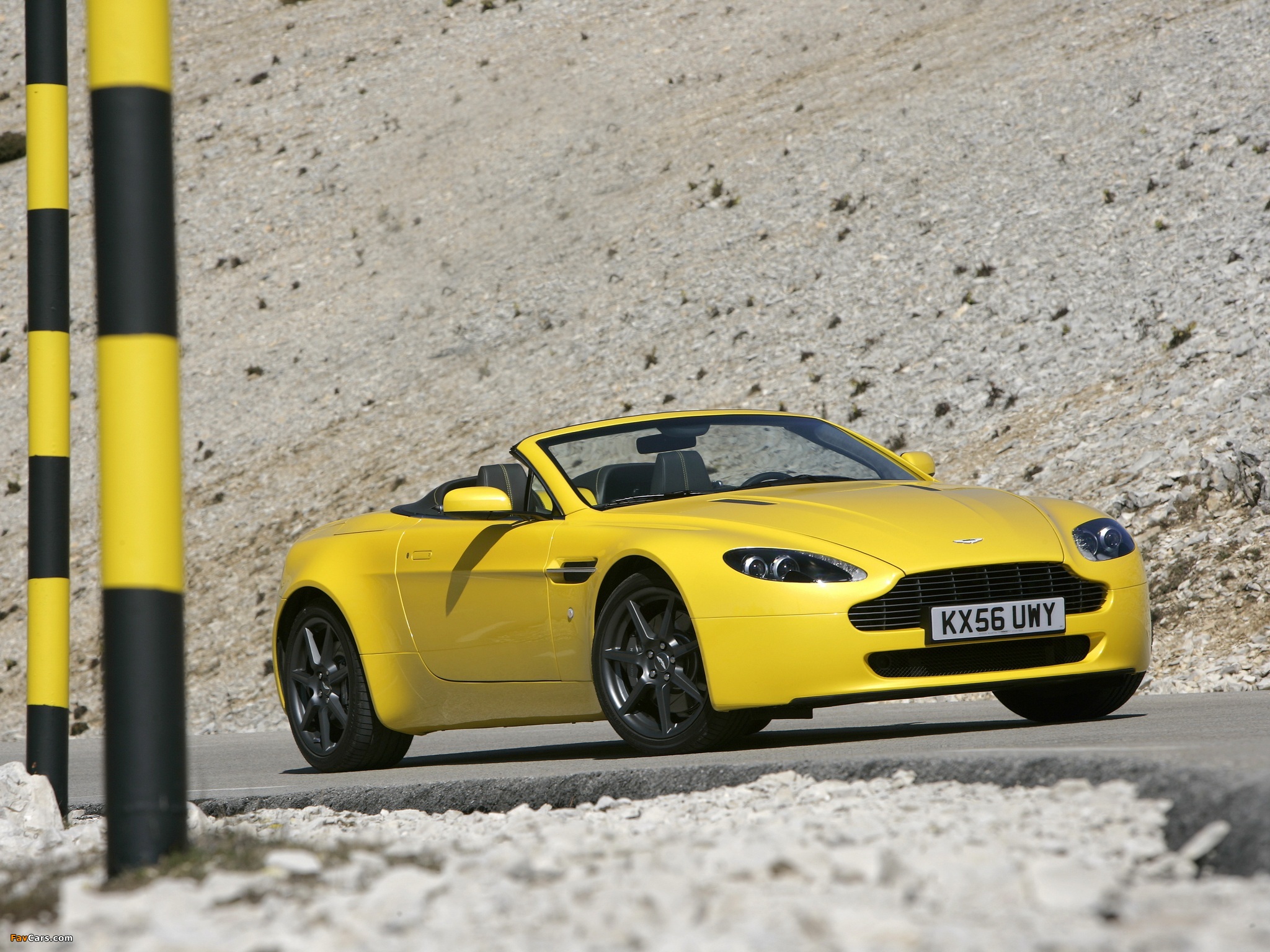 Photos of Aston Martin V8 Vantage Roadster (2006–2008) (2048 x 1536)