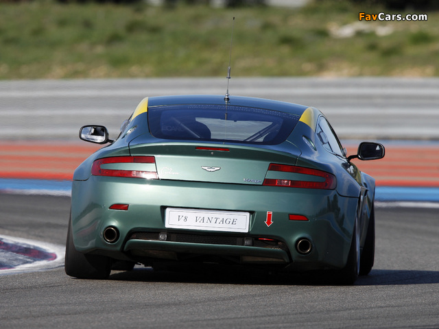 Photos of Aston Martin V8 Vantage N24 (2007–2008) (640 x 480)