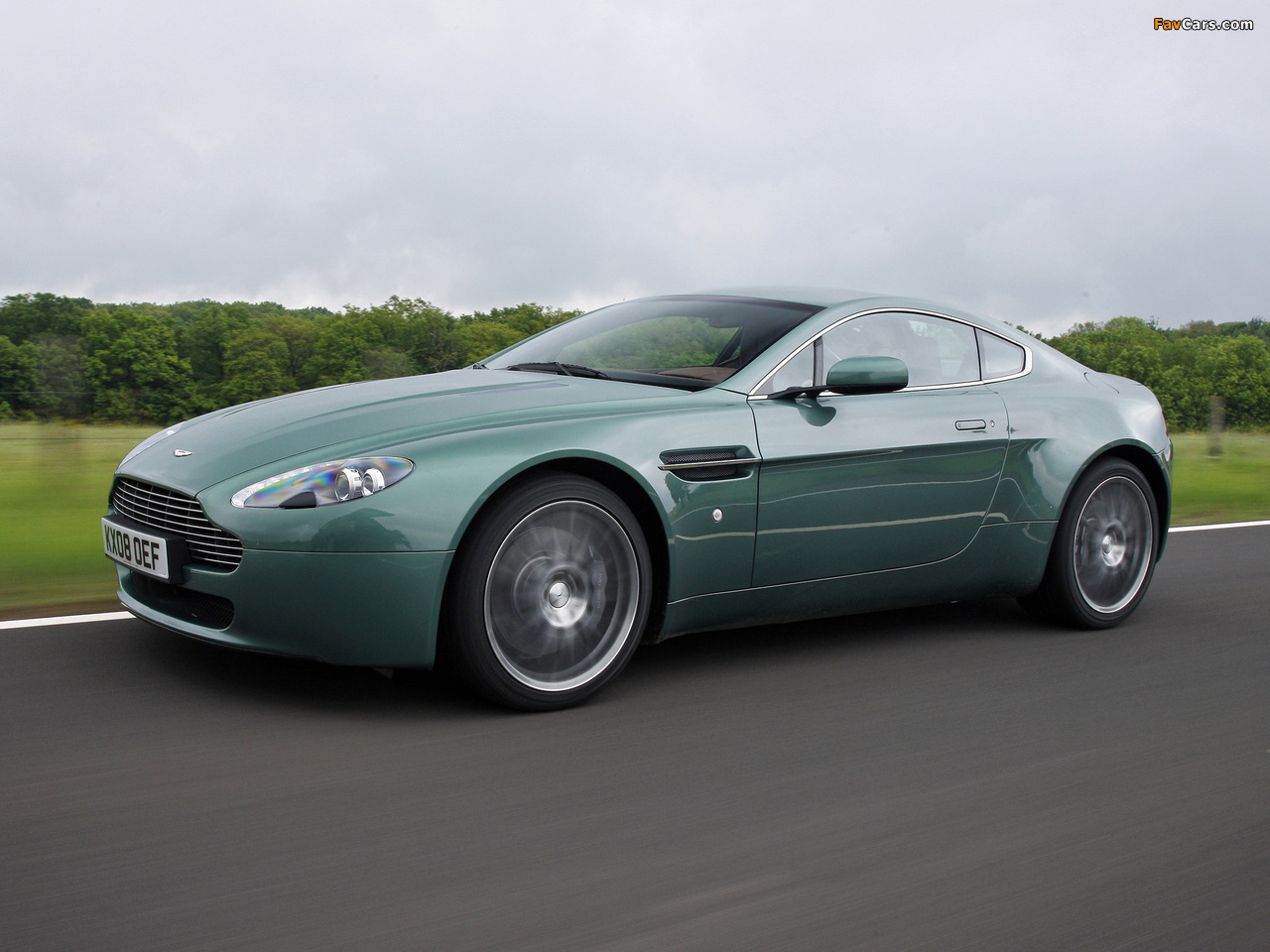 Photos of Aston Martin V8 Vantage (2008–2012) (1280 x 960)