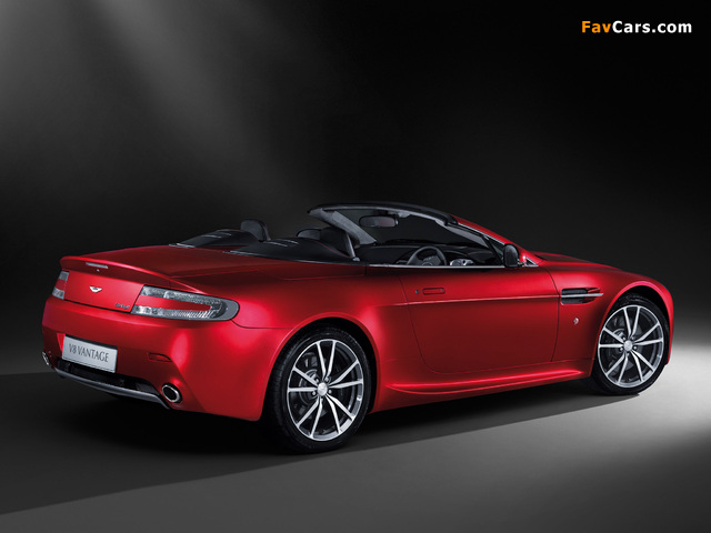 Photos of Aston Martin V8 Vantage Roadster UK-spec (2008–2012) (640 x 480)