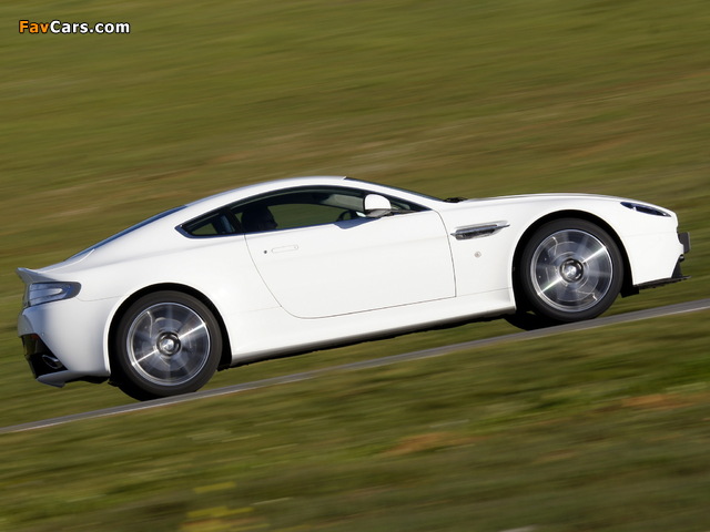 Photos of Aston Martin V8 Vantage S (2011) (640 x 480)