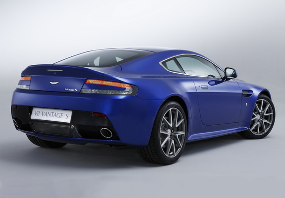 Photos of Aston Martin V8 Vantage S UK-spec (2011)